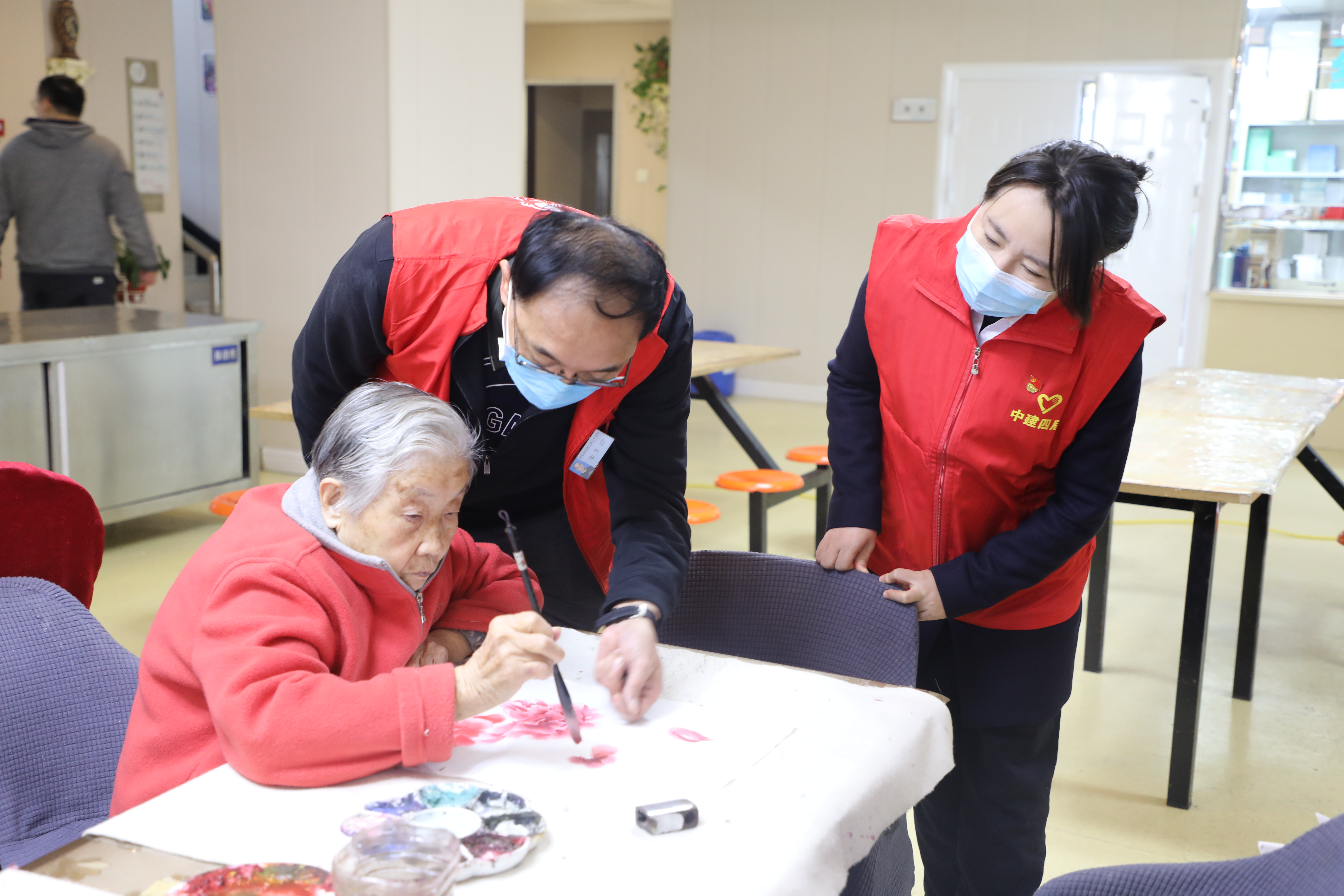 西安分公司开展"学党史 办实事 敬老月 送温暖"主题党日活动