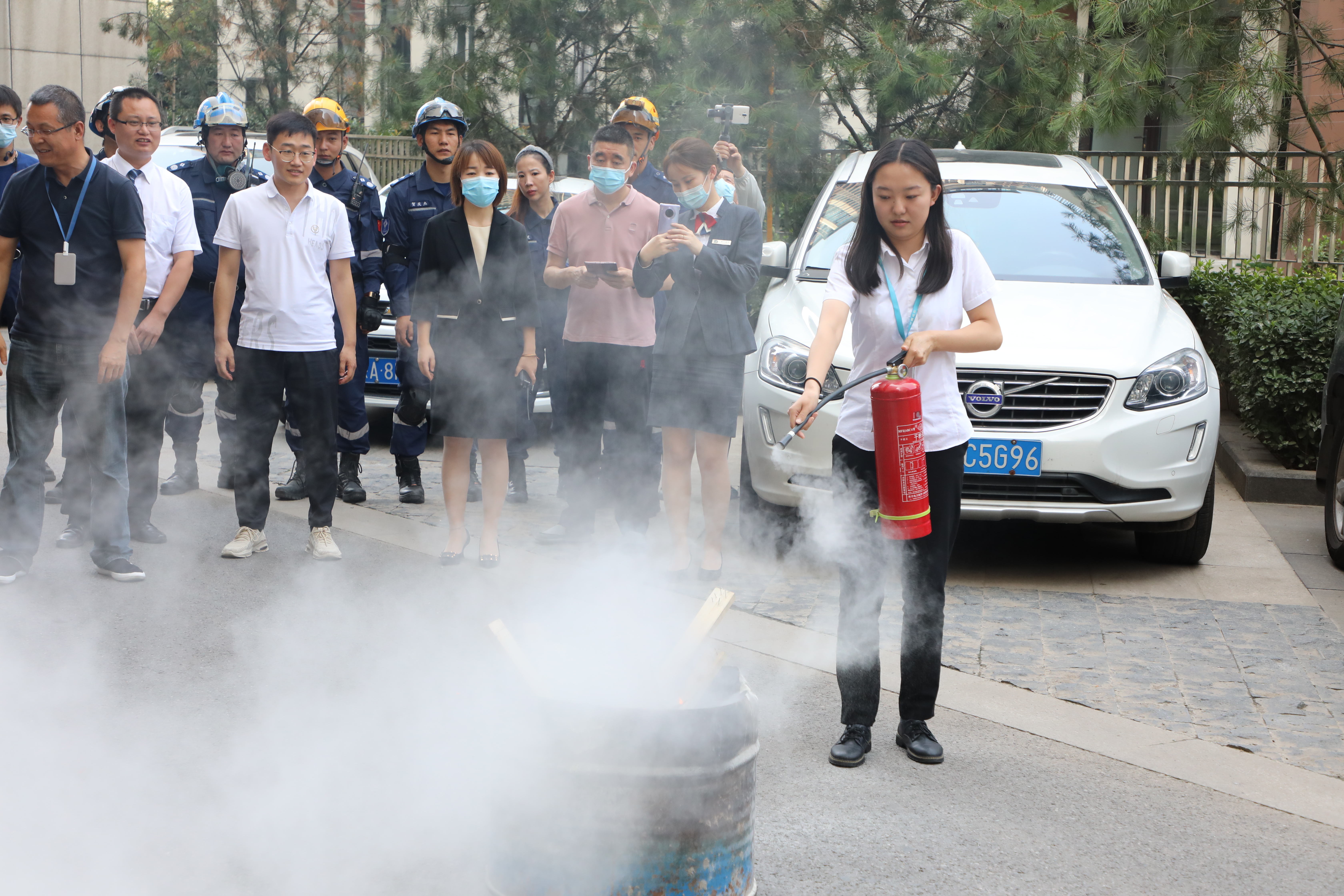 西安分公司联合保利物业开展联合消防演练